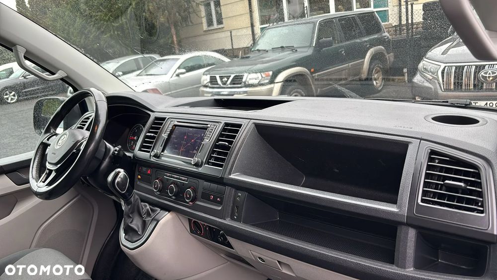 Volkswagen Transporter Kombi L1H1 DSG - 23