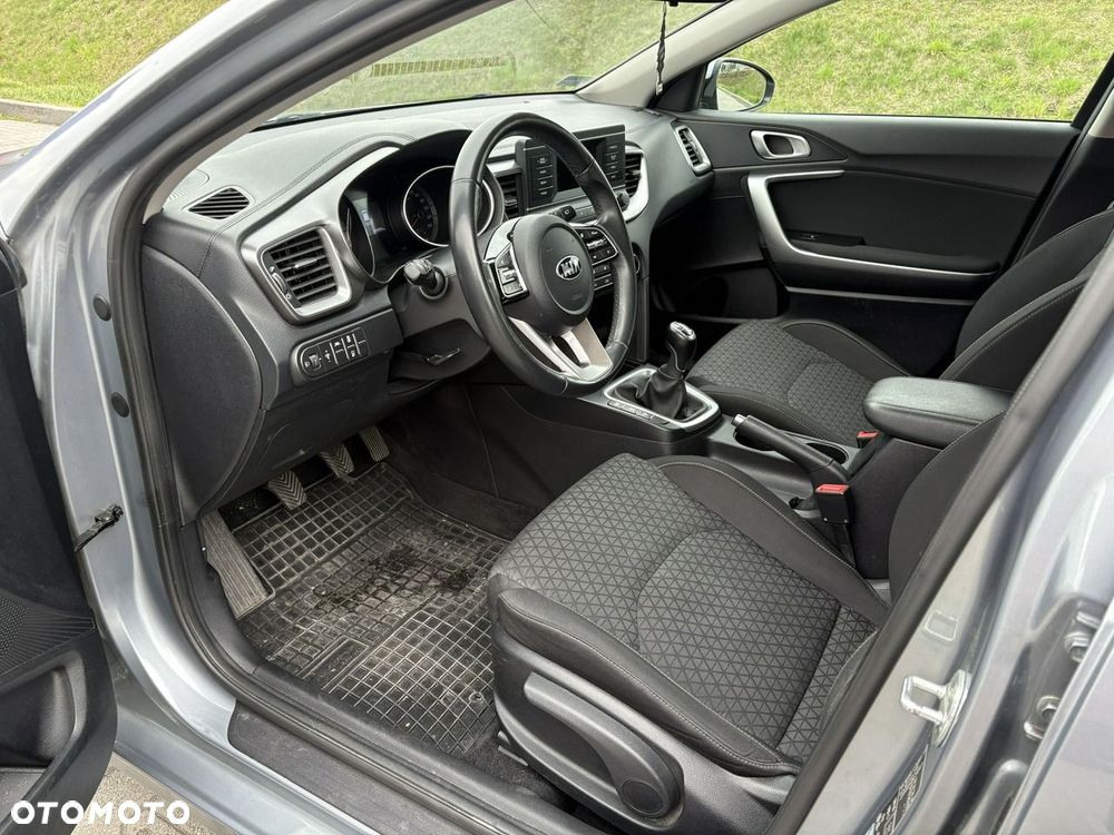 Kia Ceed - 7