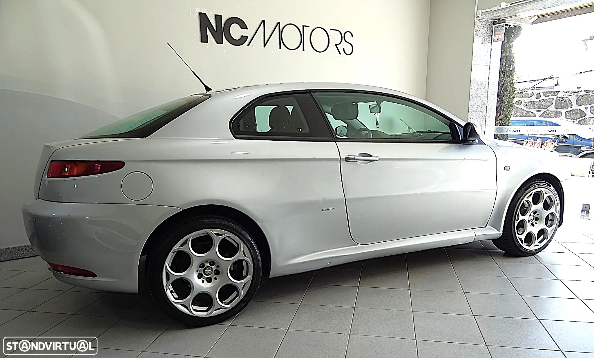 Alfa Romeo GT 1.9 JTD M-JET Q2 - 4