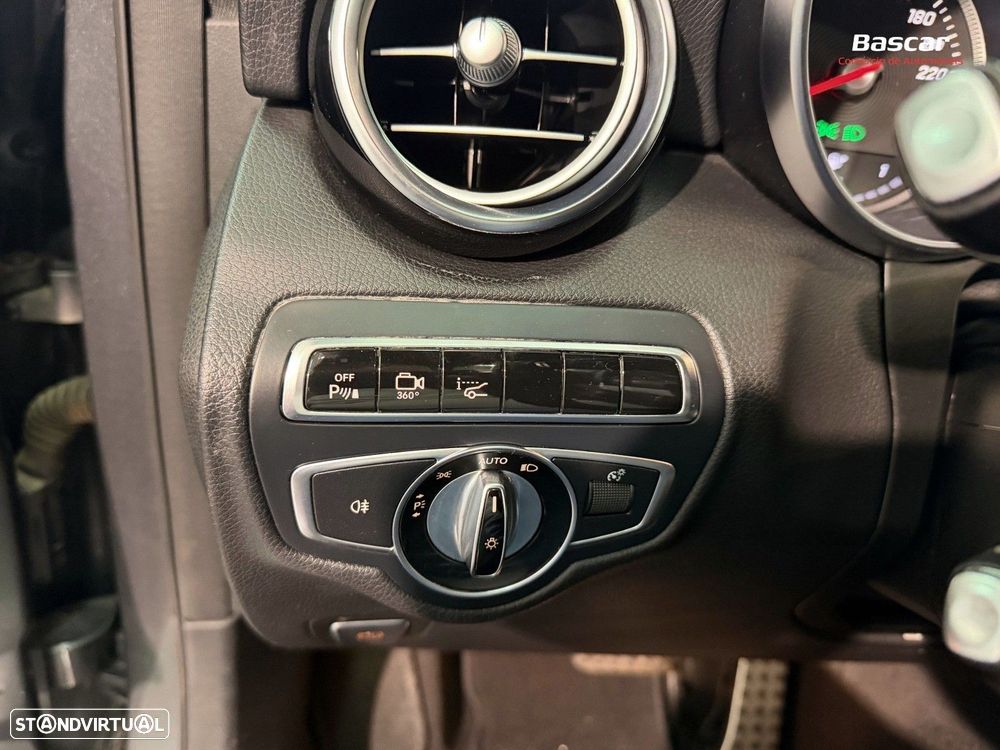 Mercedes-Benz GLC 250 d 4Matic 9G-TRONIC AMG Line - 30