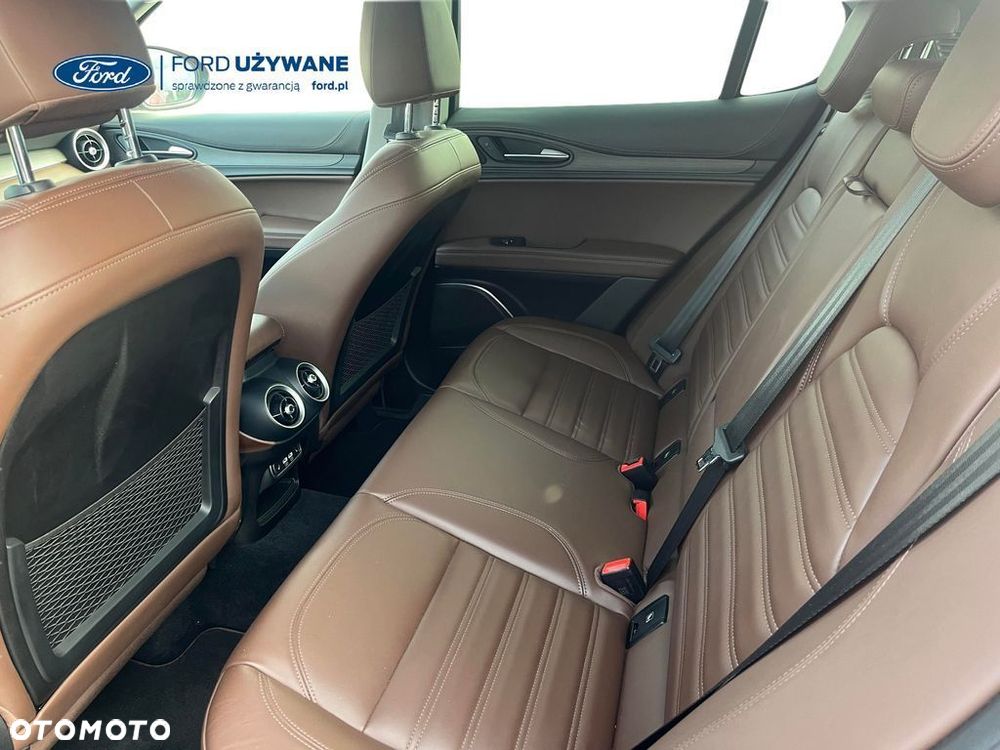 Alfa Romeo Stelvio 2.0 Turbo TI Q4 - 10