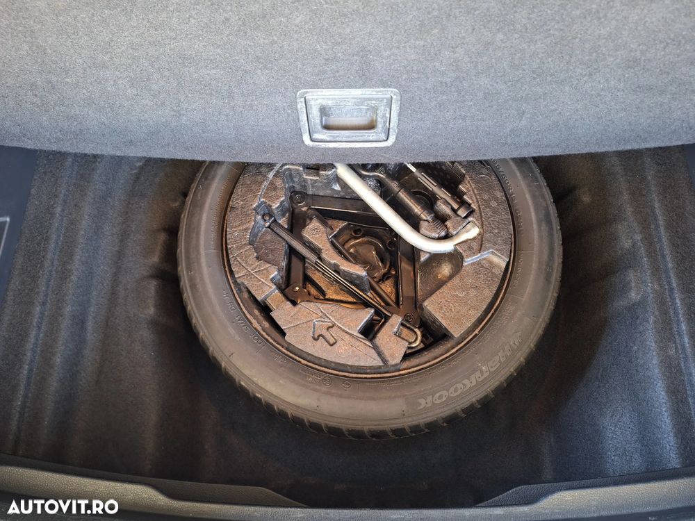Volkswagen Golf 1.6 TDI DPF BMT Highline - 29