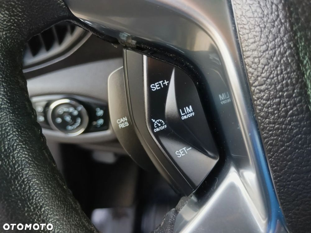 Ford Tourneo Connect Grand - 30