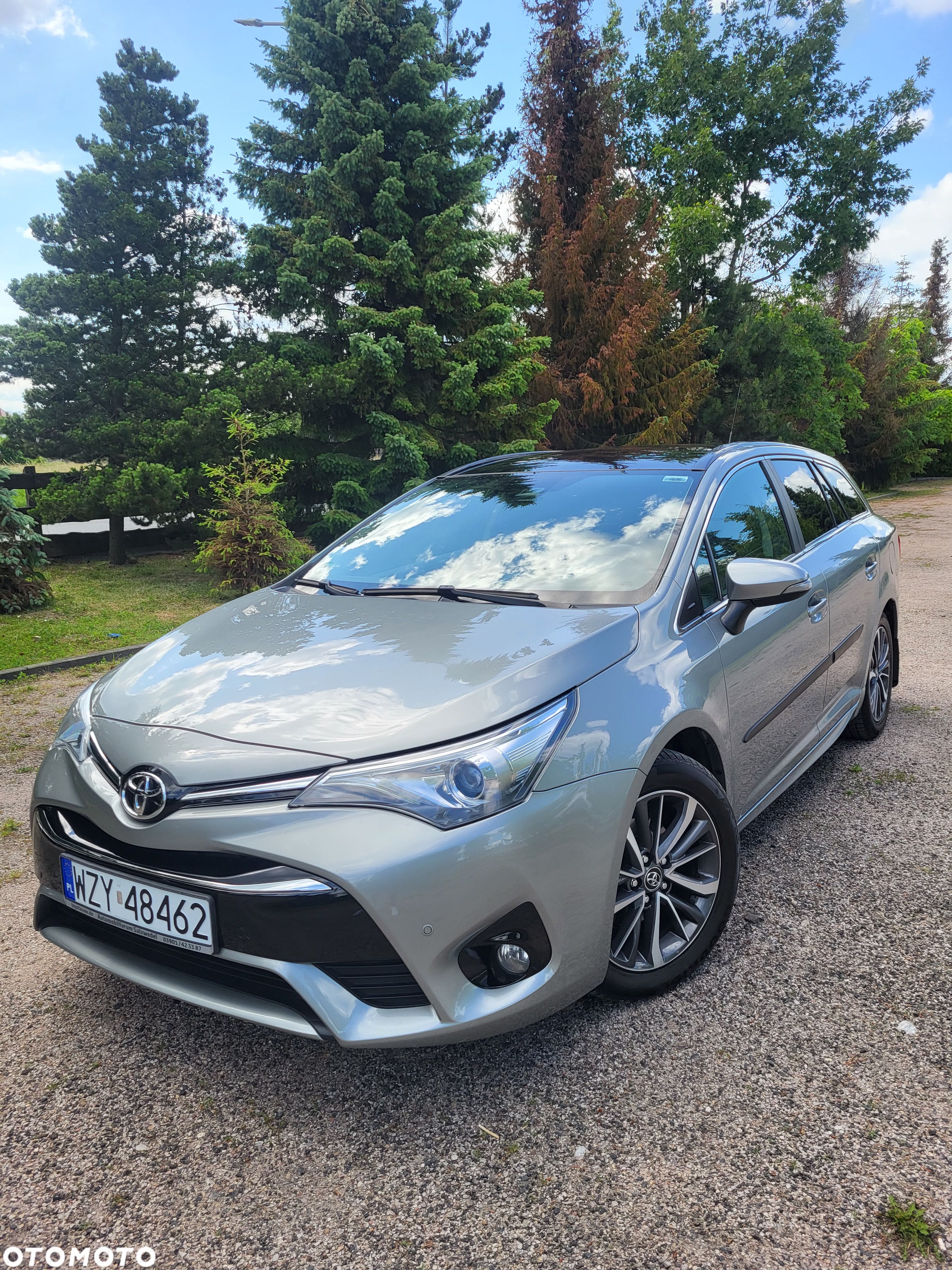 Toyota Avensis Touring Sports 1.6 D-4D Business Edition - 1