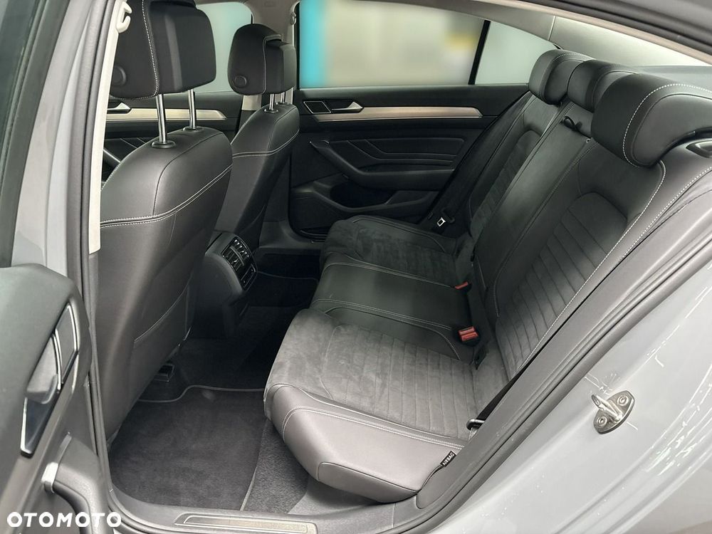 Volkswagen Passat - 15