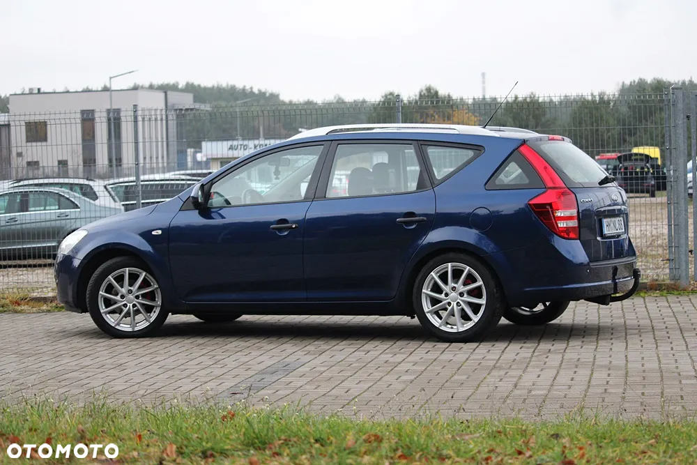 Kia Ceed - 16