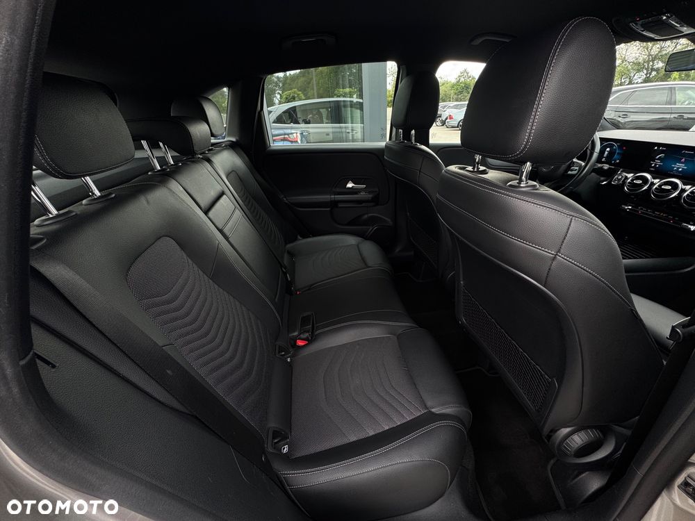 Mercedes-Benz Klasa B 180 d AMG Line 7G-DCT - 23