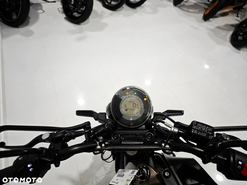 Husqvarna Svartpilen - 5
