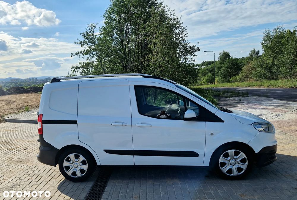 Ford transit courier - 6
