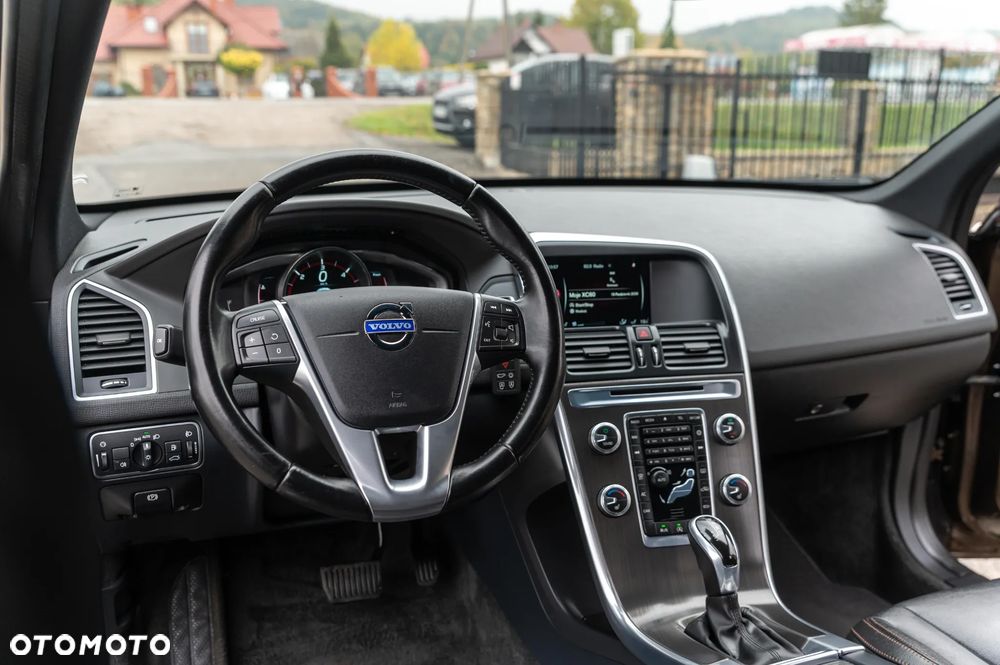 Volvo XC 60 D4 Geartronic Momentum - 34