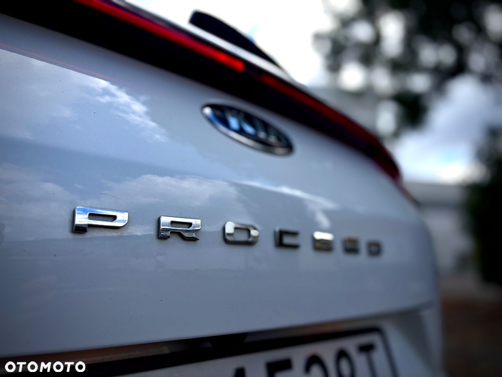 Kia ProCeed 1.6 T-GDI GT DCT - 12