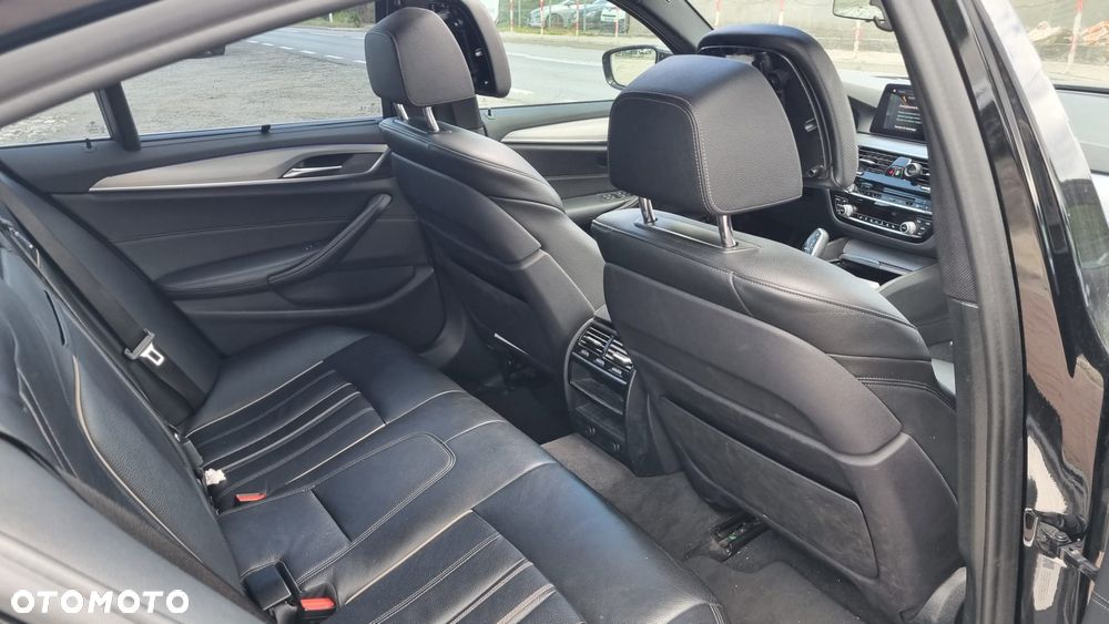 BMW Seria 5 520d xDrive M Sport Edition - 36