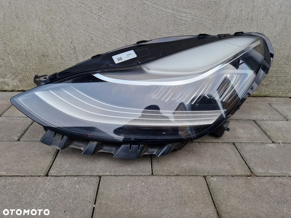 LAMPA PRZEDNIA LEWA KOMPLETNA TESLA MODEL 3 2017-2020 FULL LED - 1
