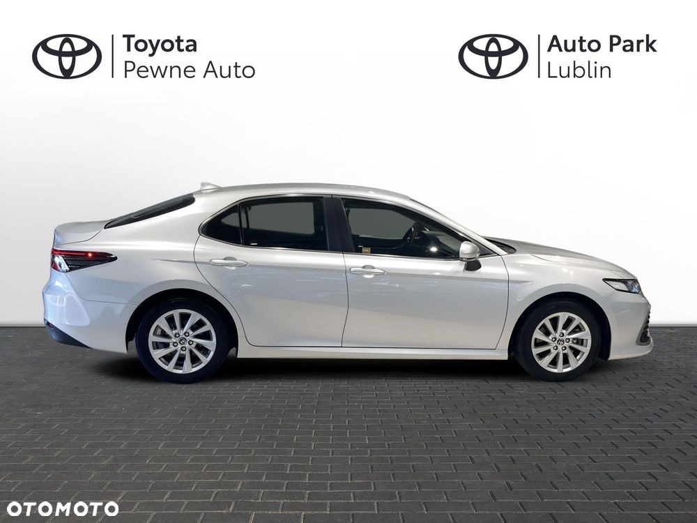 Toyota Camry 2.5 Hybrid Comfort CVT - 6