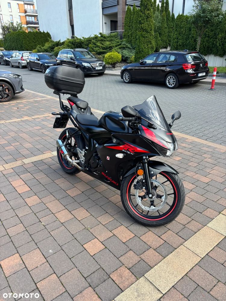 Suzuki GSX-R - 1