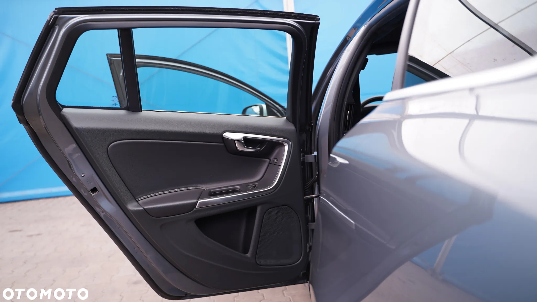 Volvo V60 D3 Drive-E R-Design Momentum - 41