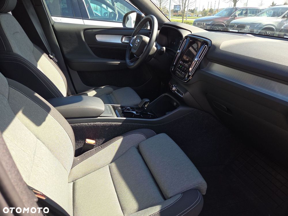 Volvo XC 40 B4 Plus Dark - 11