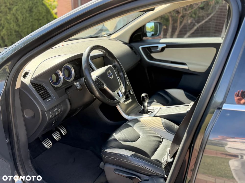 Volvo XC 60 DRIVe R-Design - 6