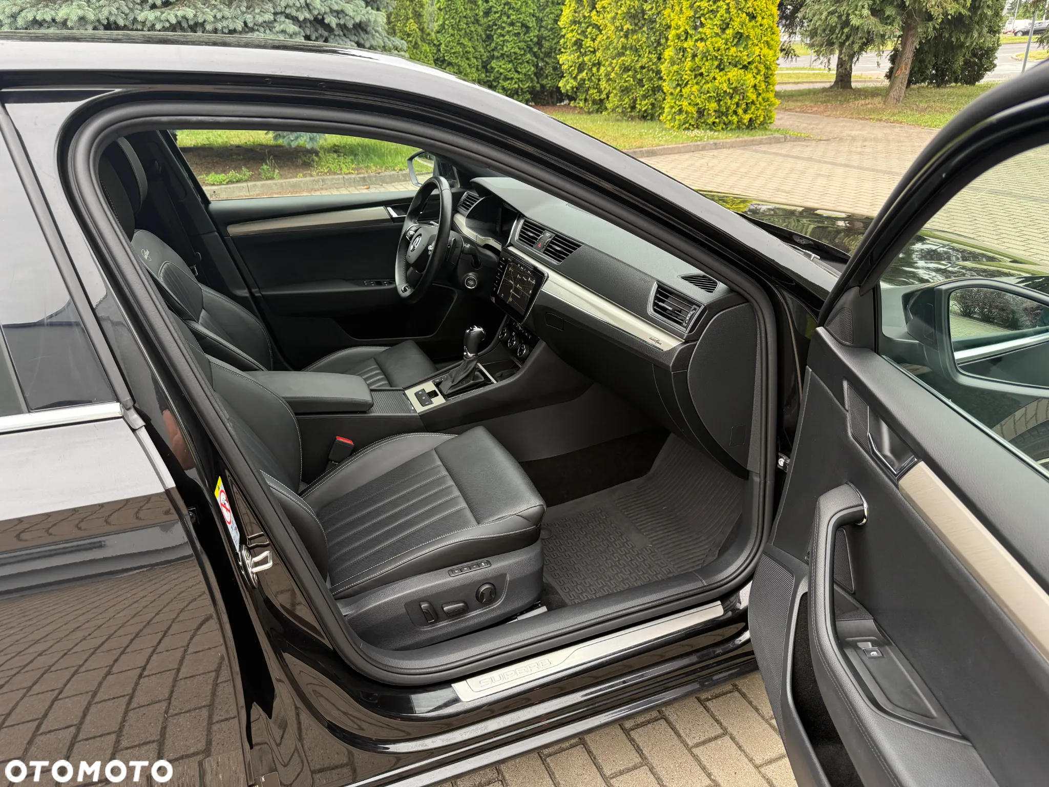 Skoda Superb 2.0 TSI 4x4 L&K DSG - 33