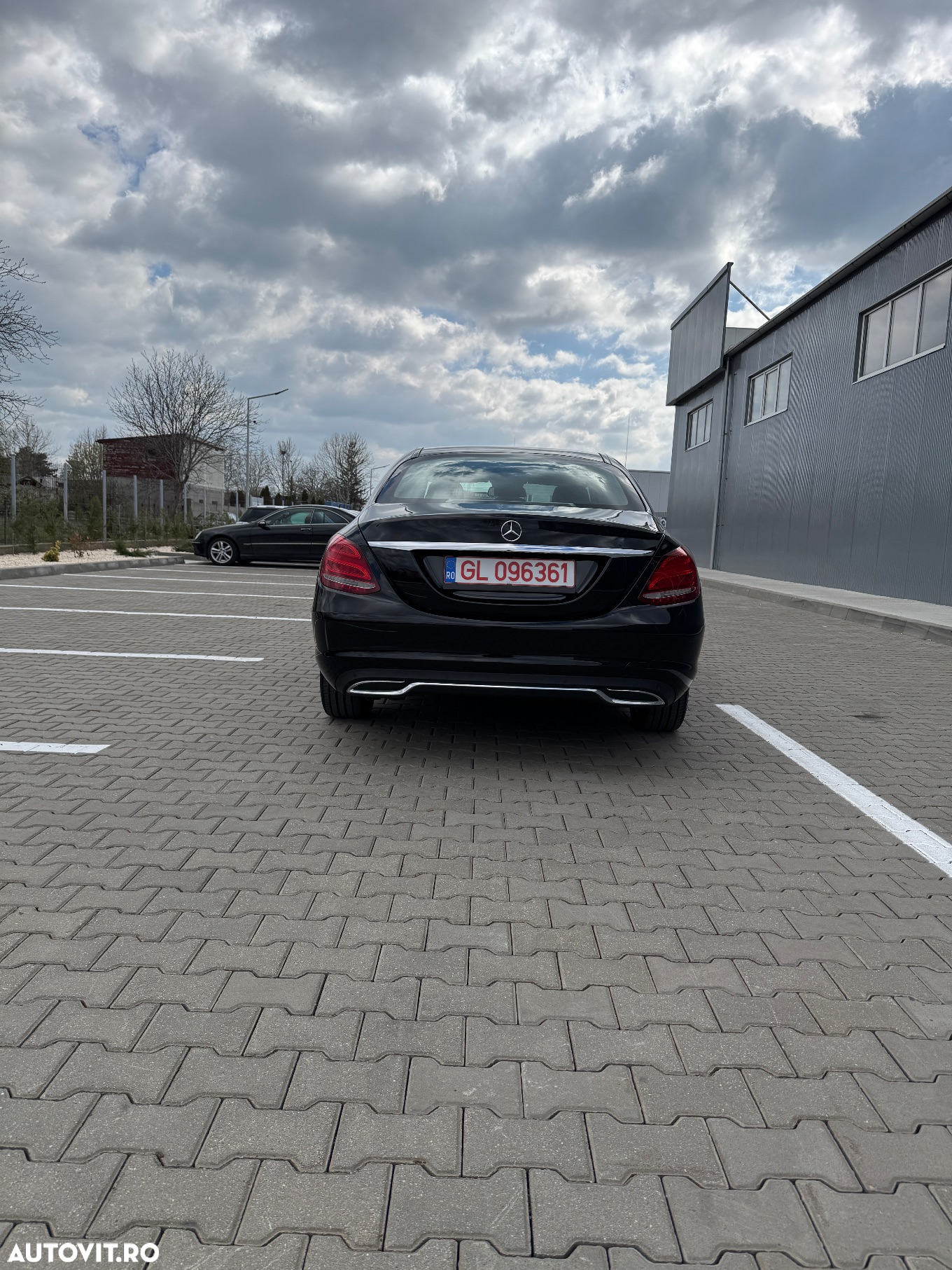 Mercedes-Benz C - 12