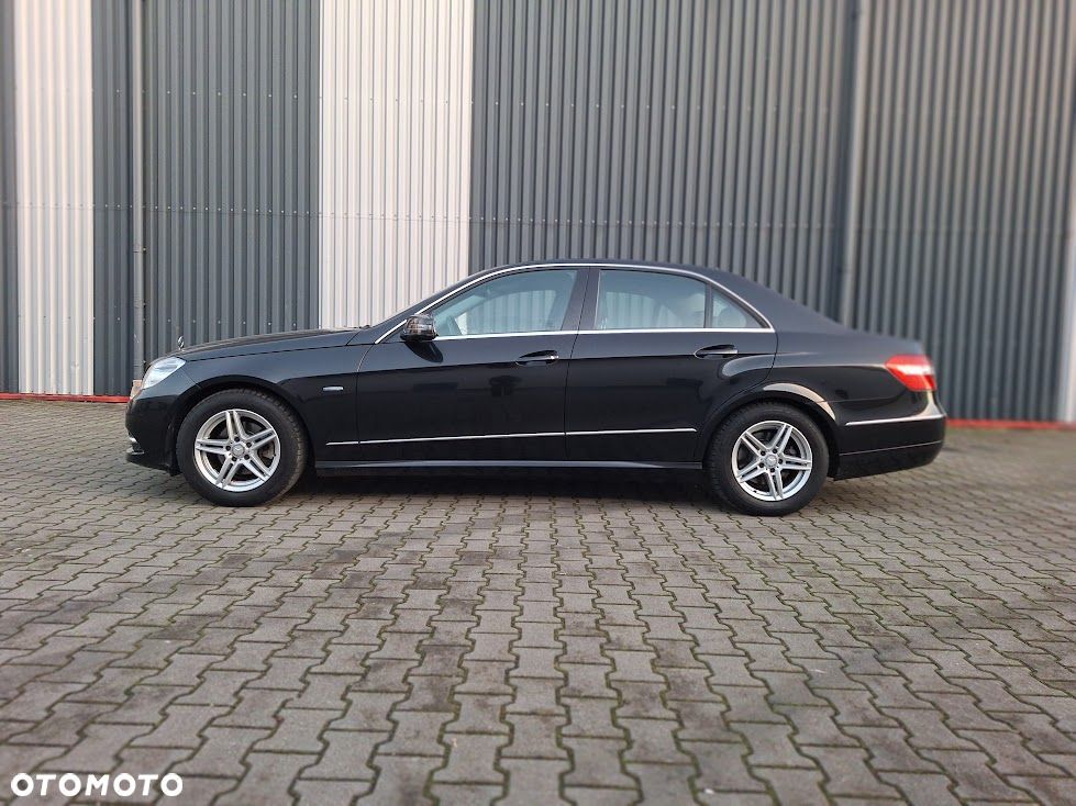 Mercedes-Benz Klasa E 200 CGI BlueEFFICIENCY 7G-TRONIC Avantgarde - 30