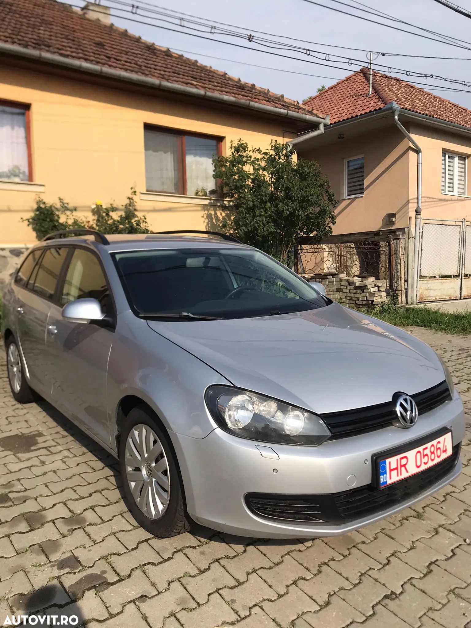 Volkswagen Golf 1.6 TDI DPF Highline - 1