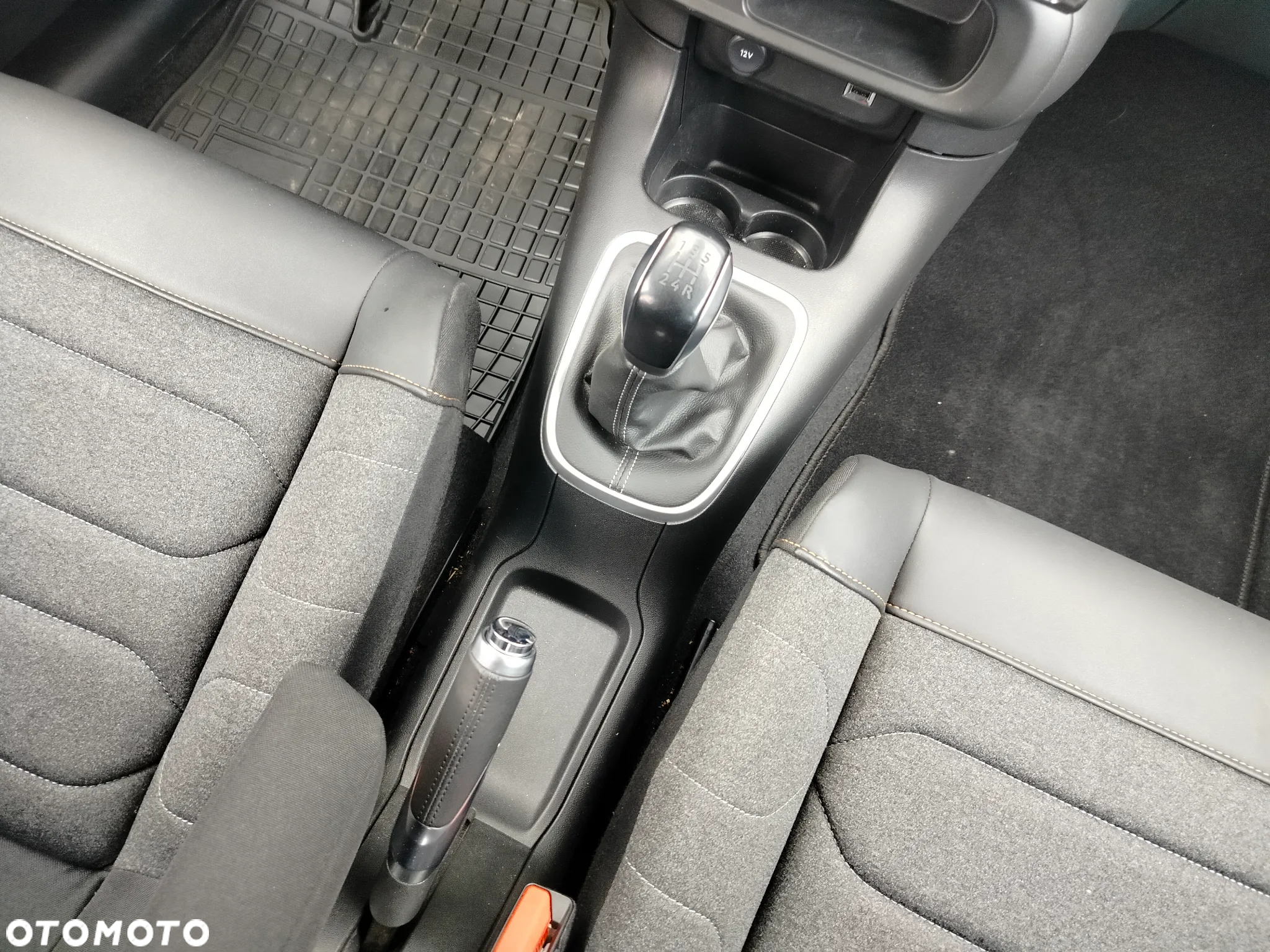 Citroën C3 1.2 PureTech Shine - 26