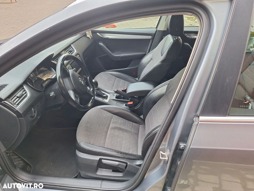 Skoda Octavia 2.0 TDI ELEGANCE DSG - 14