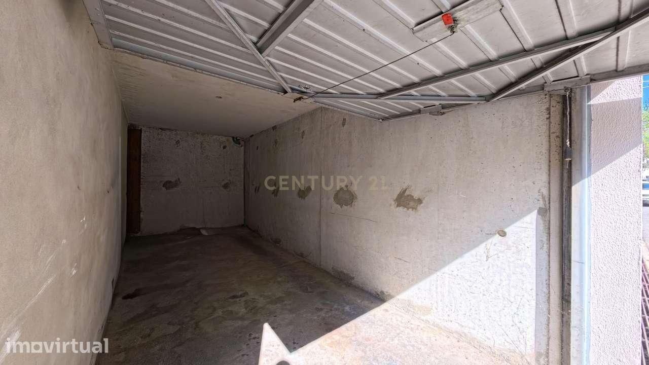 Garagem para venda no centro de Viseu junto à Central de Camionagem - Grande imagem: 2/5