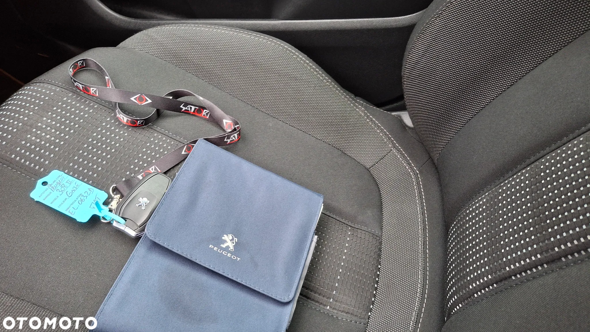 Peugeot 308 1.2 PureTech Allure S&S EAT6 - 23