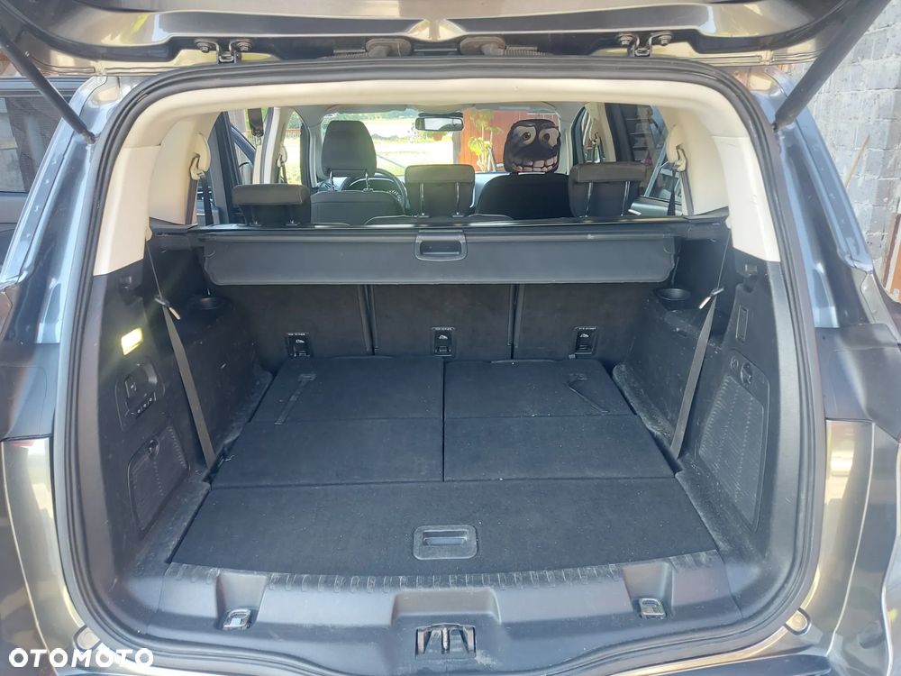 Ford S-Max - 17