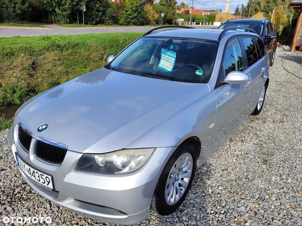 BMW Seria 3 318d DPF Touring Edition Lifestyle - 25