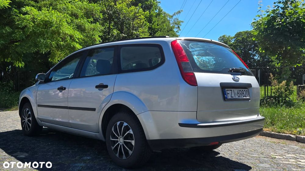 Ford Focus 1.6 16V Titanium - 2