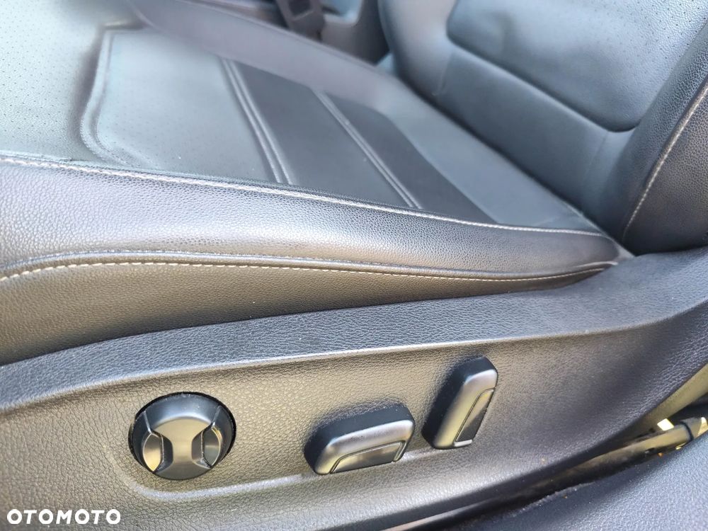 Volkswagen Passat 2.0 TSI Business DSG - 19