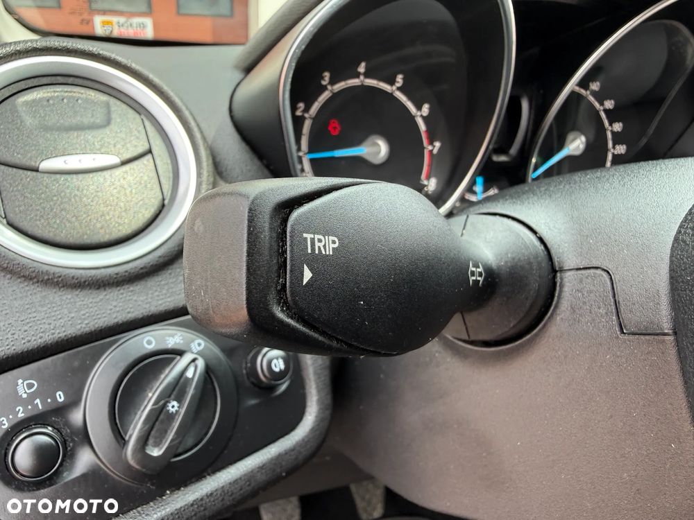 Ford Fiesta 1.25 Celebration - 23