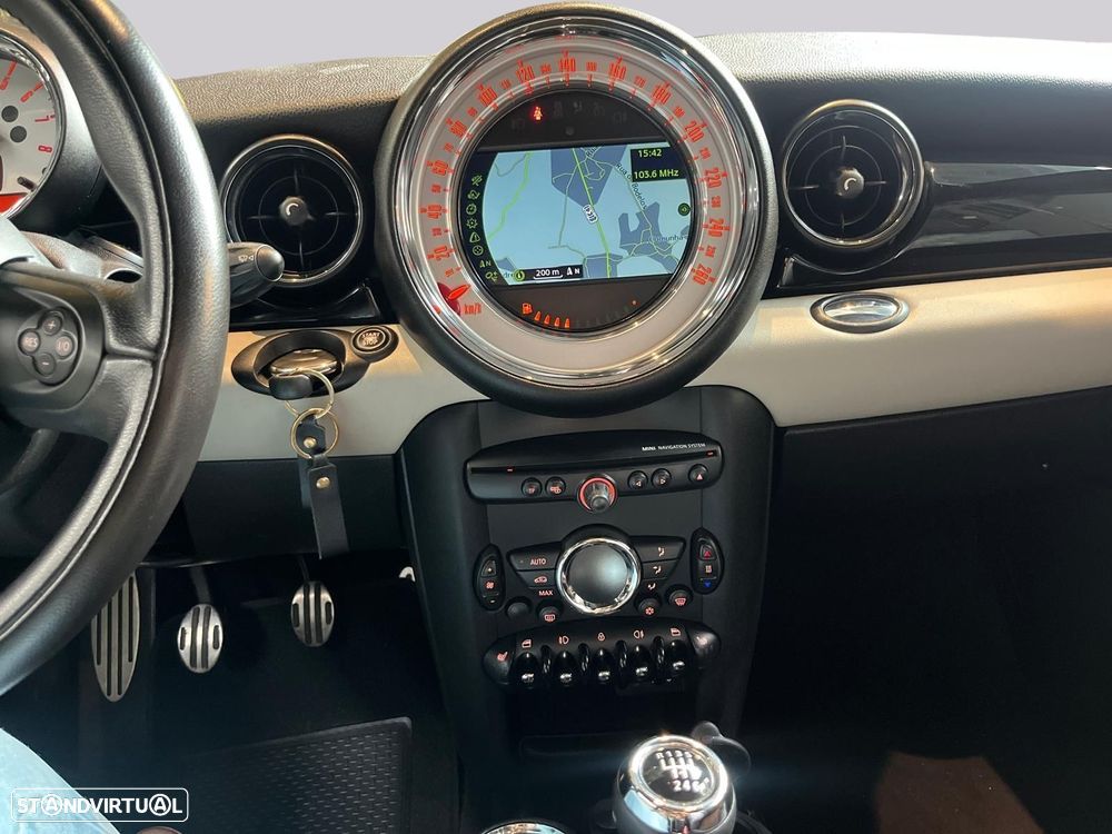 MINI 3 Portas - 24