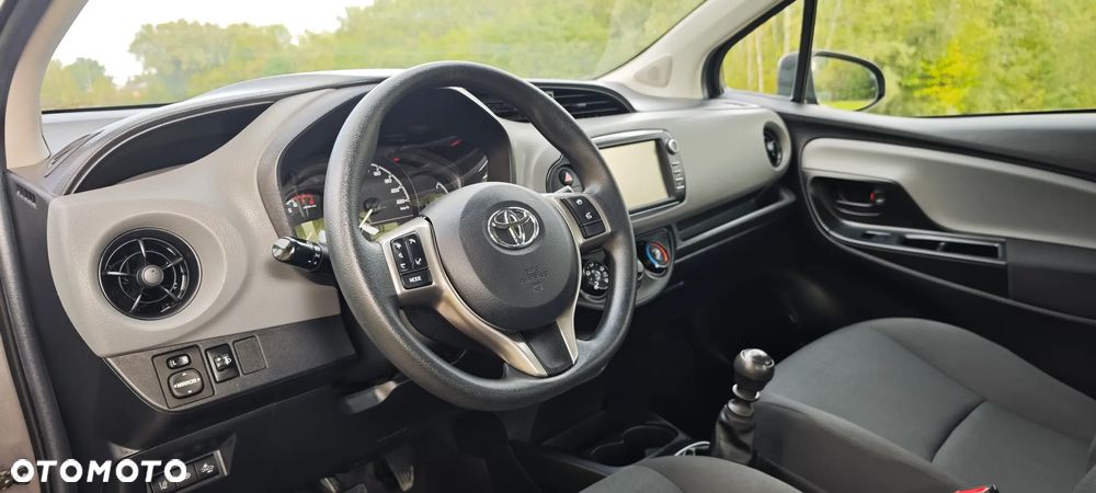 Toyota Yaris 1.5 Premium - 26