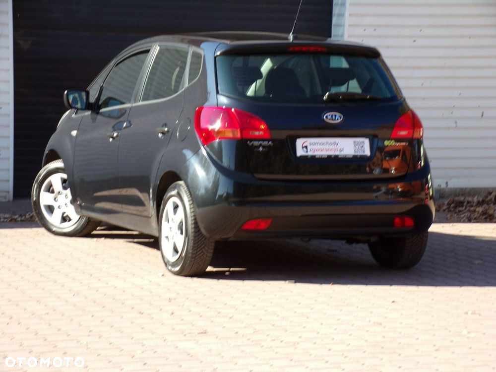 Kia Venga - 15