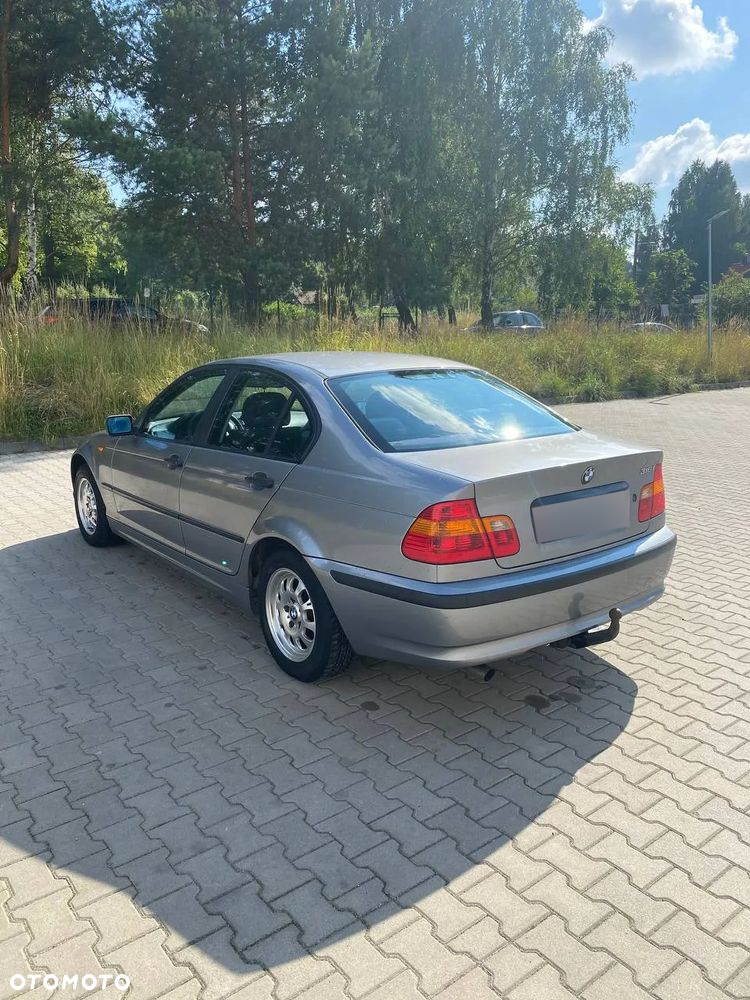 BMW Seria 3 316i - 10