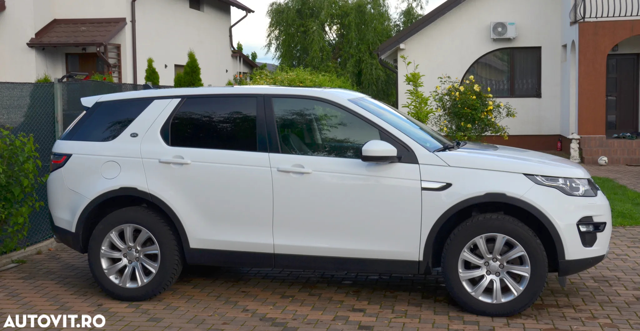 Land Rover Discovery Sport 2.0 l TD4 HSE Luxury Aut. - 12