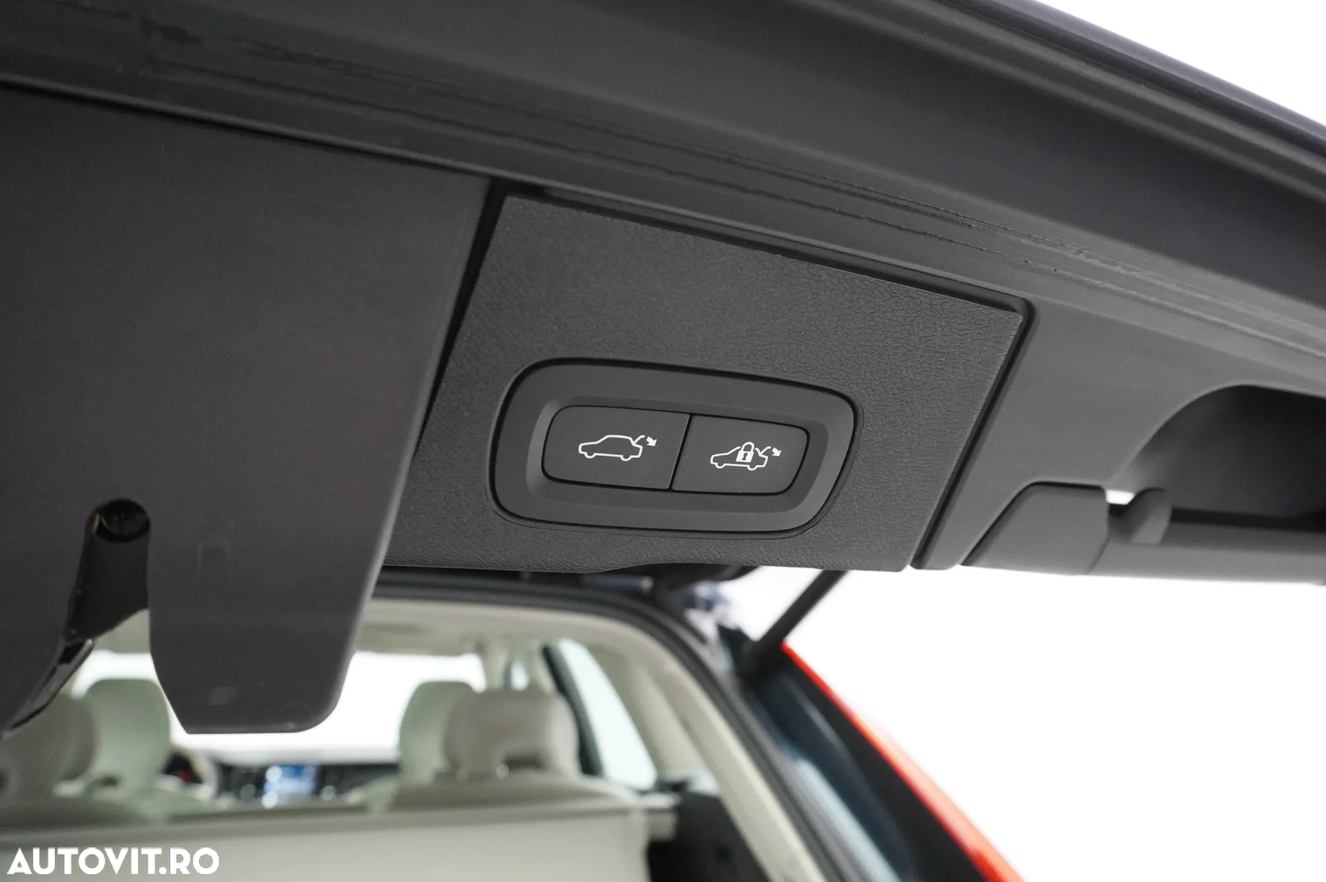 Volvo XC 60 Recharge T8 Twin Engine eAWD Inscription - 36