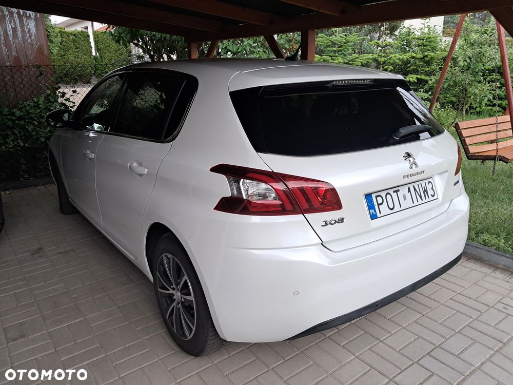 Peugeot 308 1.6 BlueHDi Allure S&S - 16
