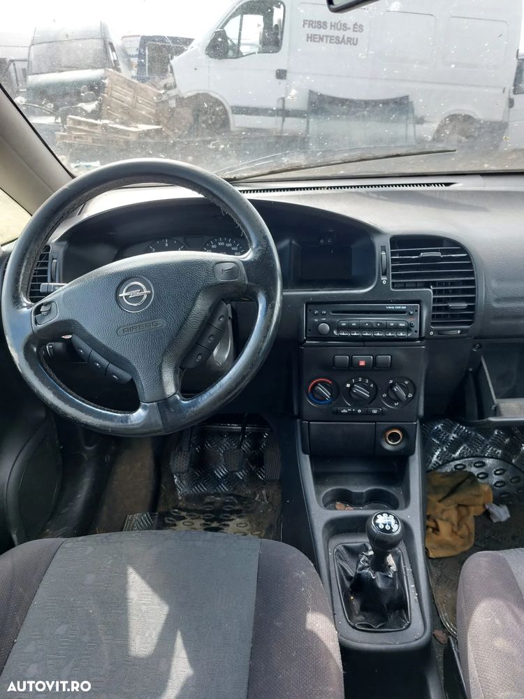 Dezmembrez opel Zafira A 2.0 dti - 2