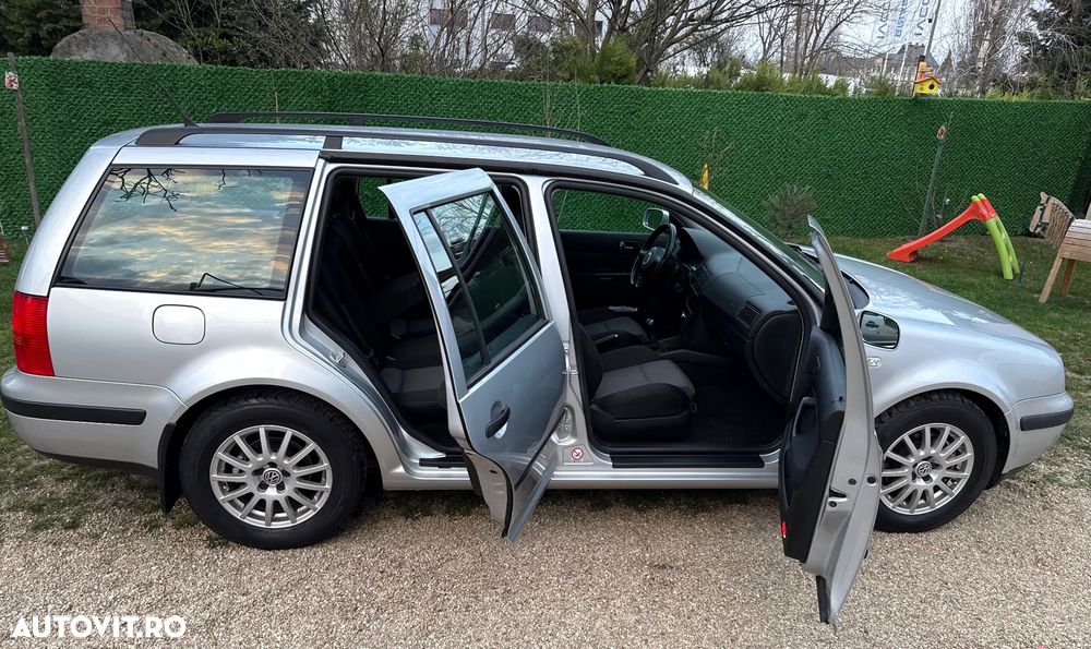 Volkswagen Golf 1.6 Comfortline - 20