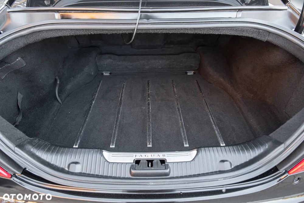 Jaguar XJ - 32