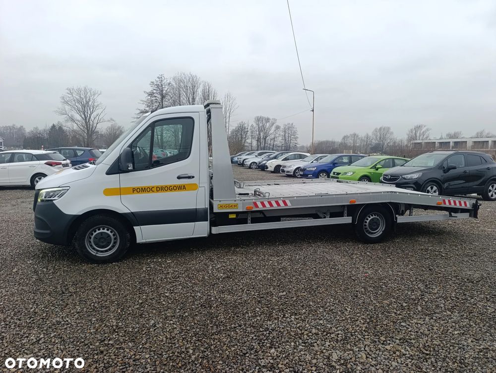 Mercedes-Benz Sprinter - 5