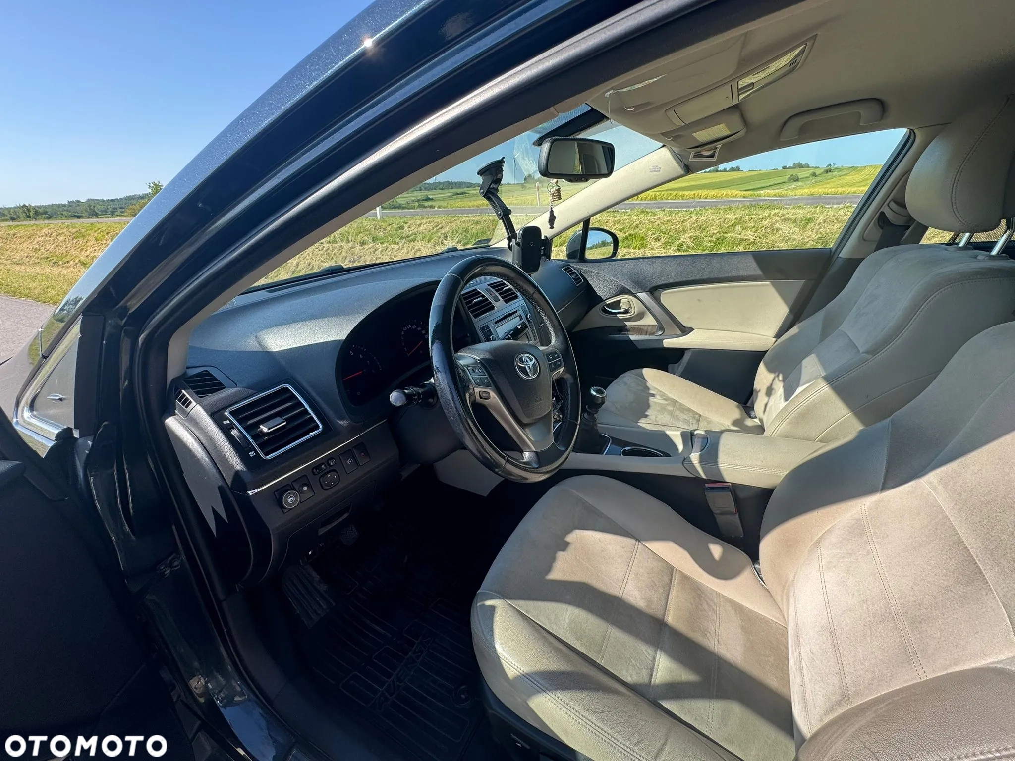 Toyota Avensis - 11