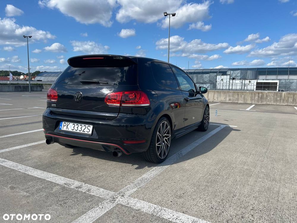 Volkswagen Golf - 5