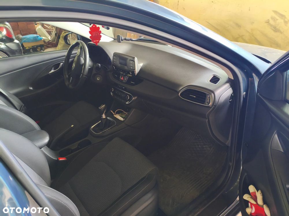 Hyundai i30 1.5 DPI Classic + - 5