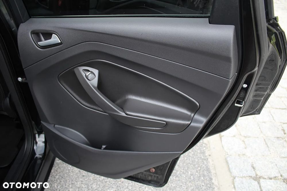 Ford Kuga 2.0 TDCi 4x4 Titanium - 25